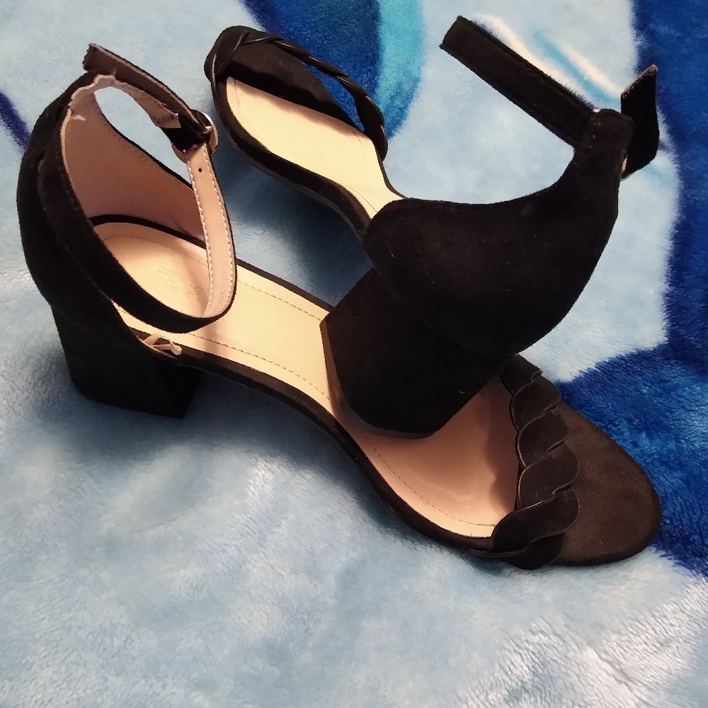 Sandals - Picture 3 of 3